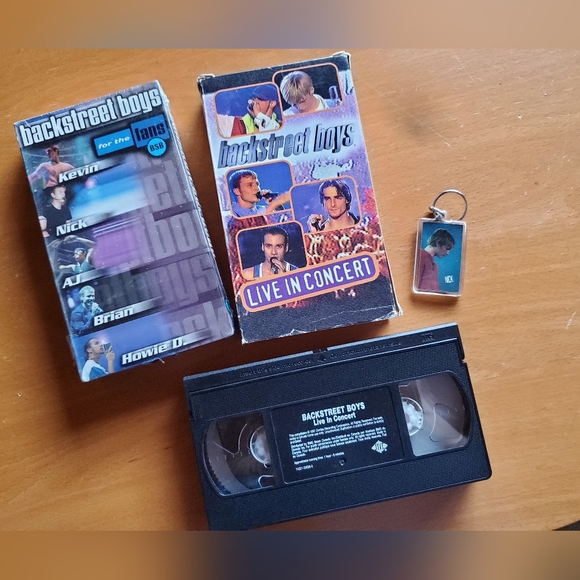 Backstreet Boys VHS tapes x2 & Keychain - Picture 6 of 8